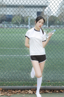 穿成了傻瓜世子的未婚妻